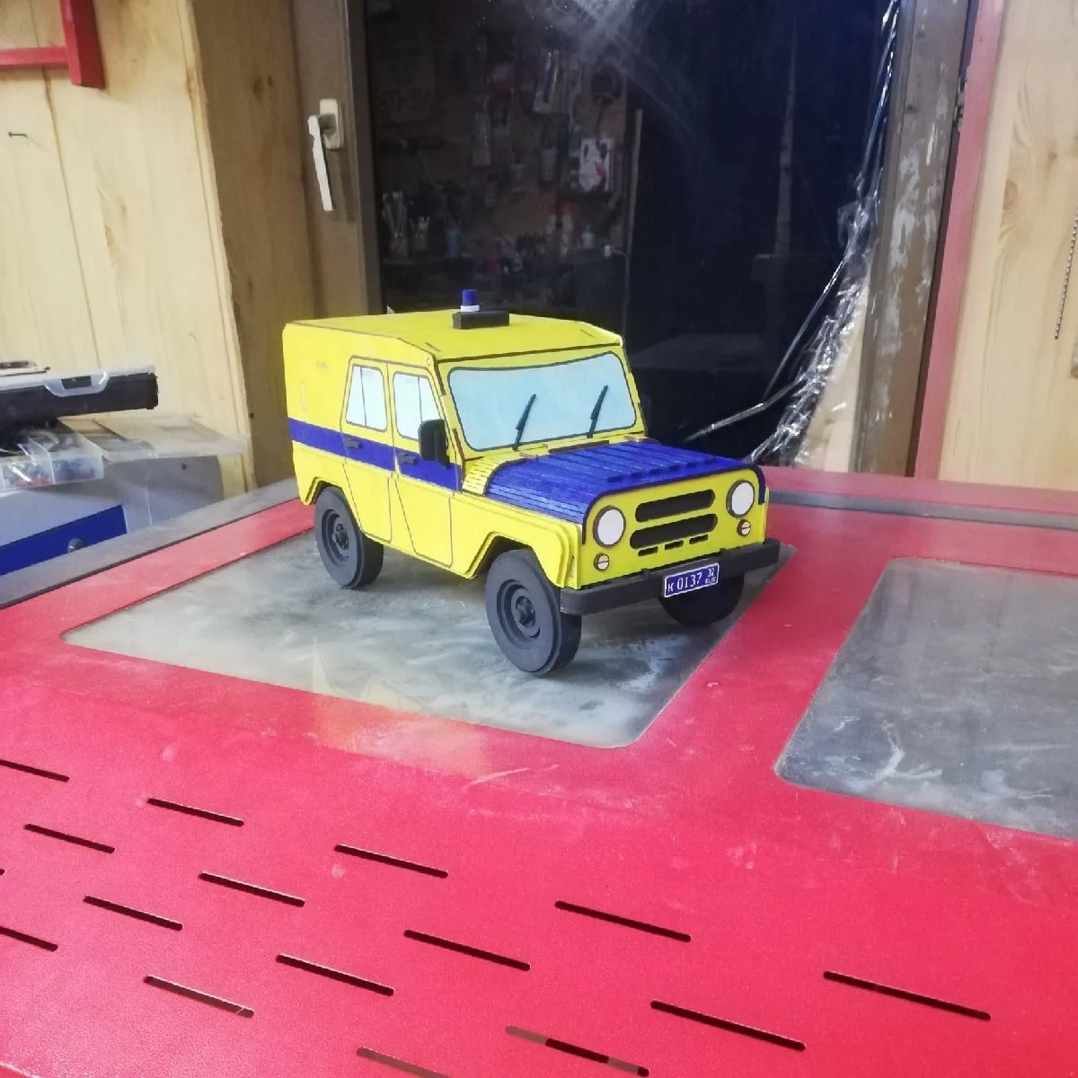 Jeep Şarap Şişesi Tutacağı