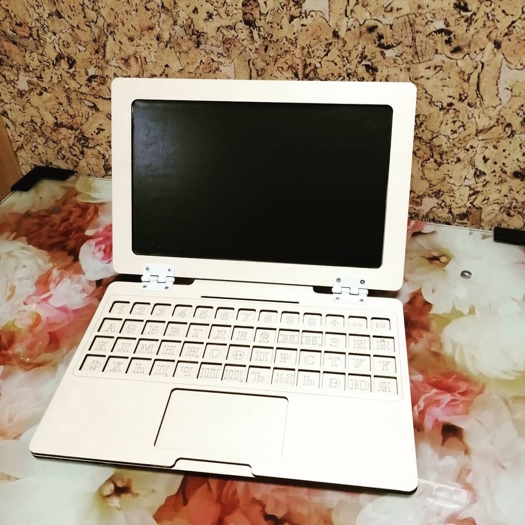 Yeni Yürümeye Başlayan Çocuklar İçin Lazer Kesimli Çocuk Dizüstü Bilgisayarı