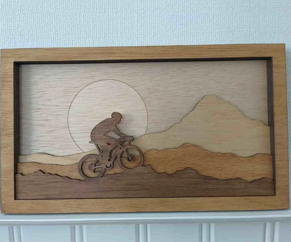 Motorcu Katmanlı Gölge Kutusu