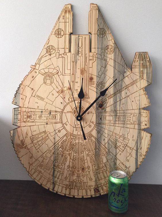 Millennium Falcon Yıldız Savaşları Duvar Saati