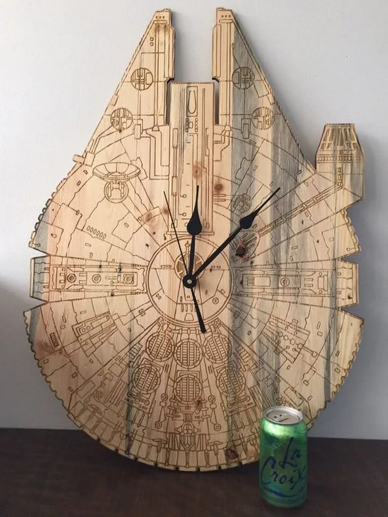 Millennium Falcon Yıldız Savaşları Duvar Saati