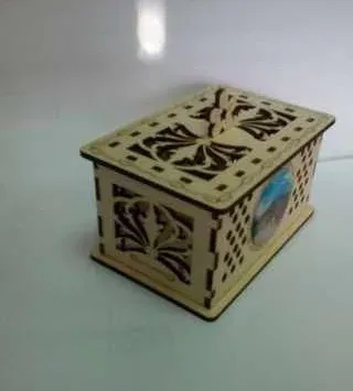 Dekoratif Kontrplak Kutu
