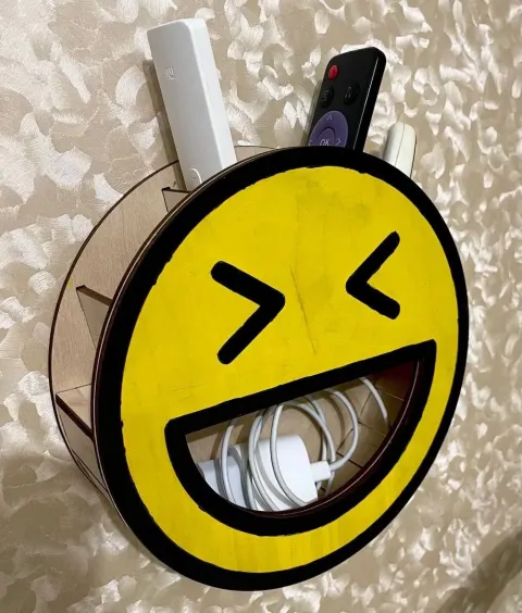 Sevimli Smiley Duvara Monte Depolama Rafı