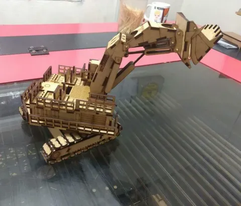 Lazer Kesimli Maden Ekskavatörü Hitachi EX8000 3D Puzzle