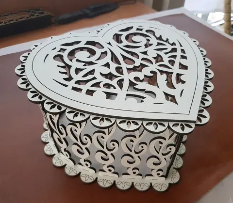 Dekoratif Ahşap Kalpli Kutu