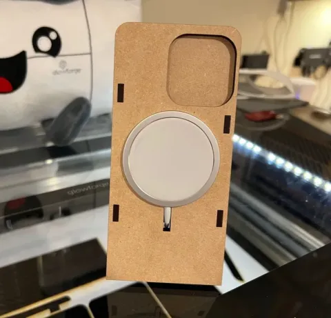 iPhone 13 Pro Sehpası